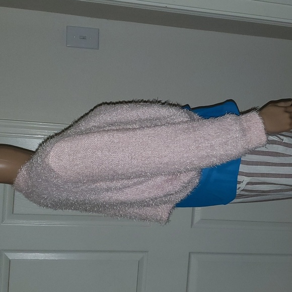 No Boundaries XL fuzzy cropped quarter sleeve open front cardi - Picture 3 of 7